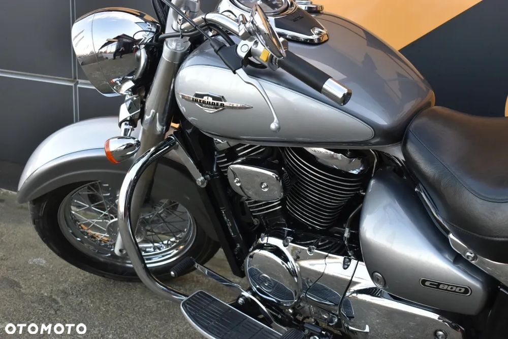 Suzuki VL 800 Volusia - Boulevard C50 - 14