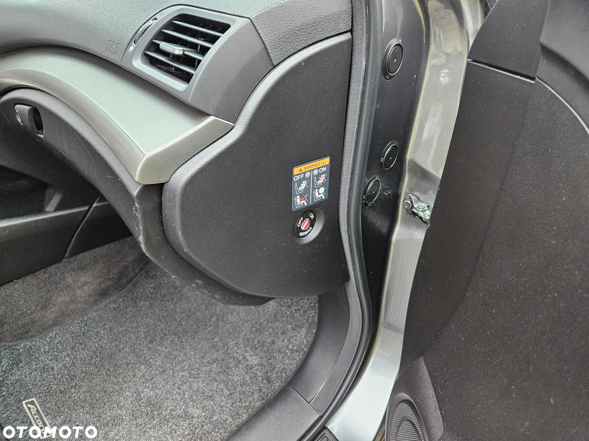 Honda Accord 2.0 Executive - 32