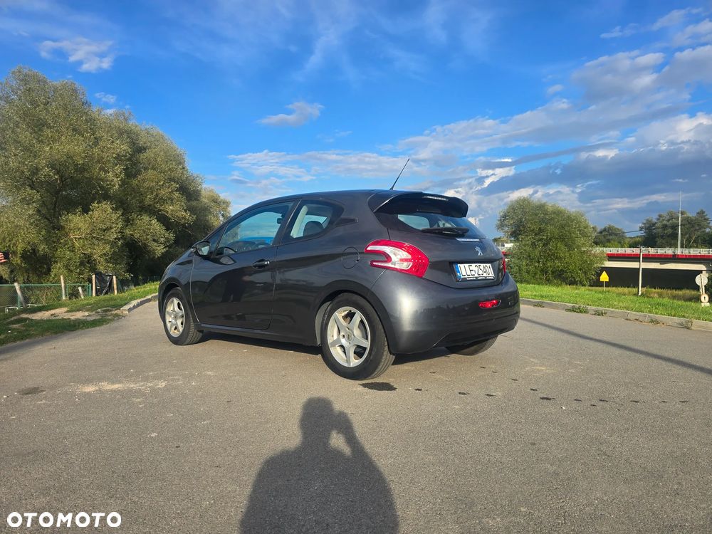 Peugeot 208 - 7
