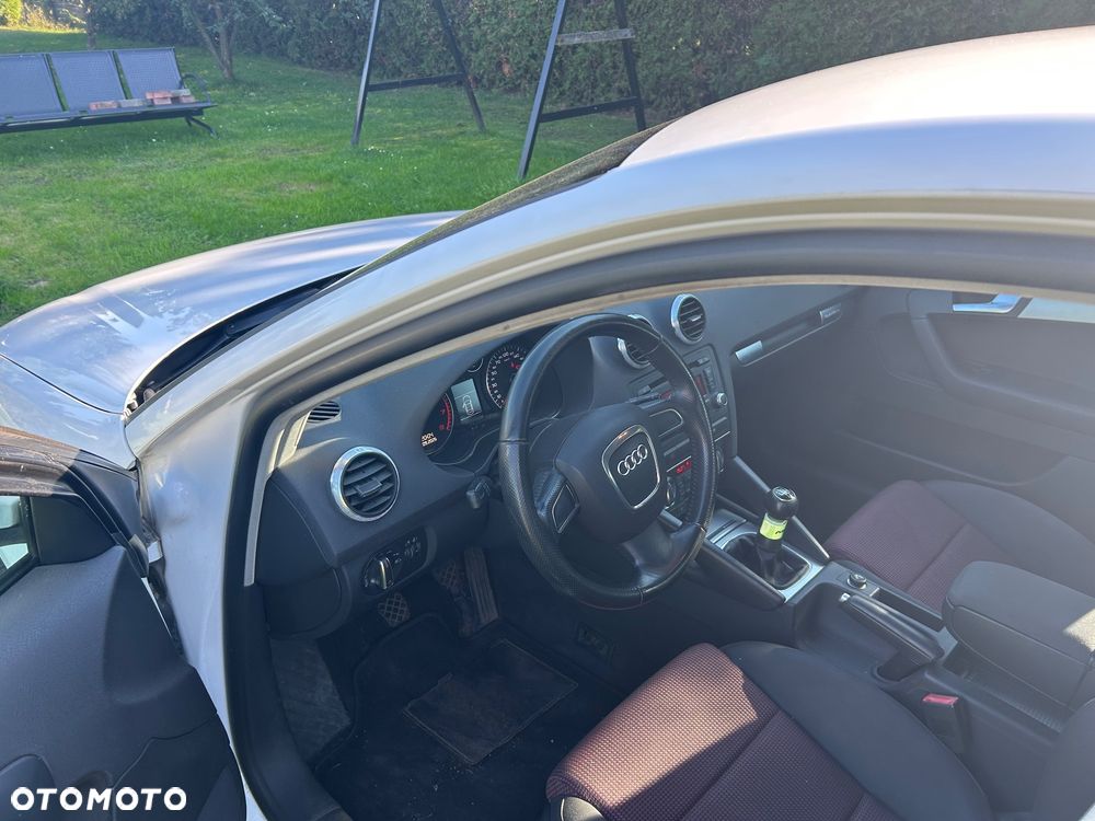 Audi A3 Sportback 1.8 TFSI quattro Ambiente - 11