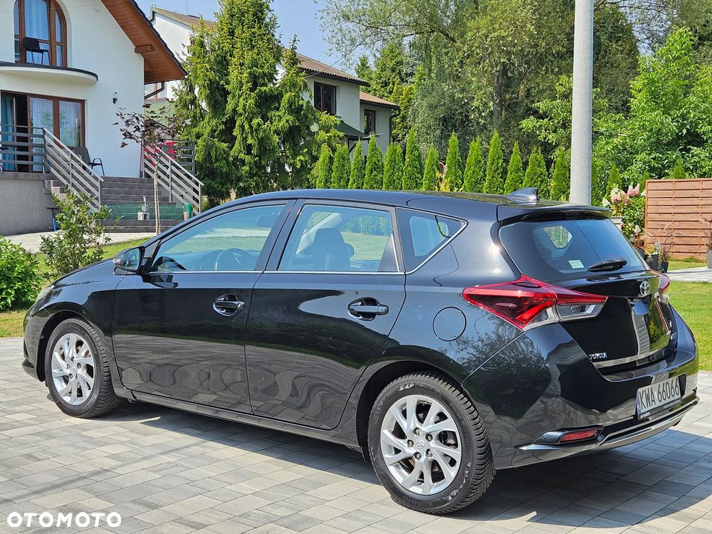 Toyota Auris 1.6 D-4D Edition S+ - 4