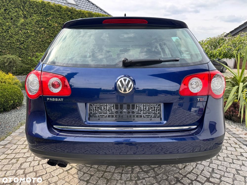 Volkswagen Passat - 16