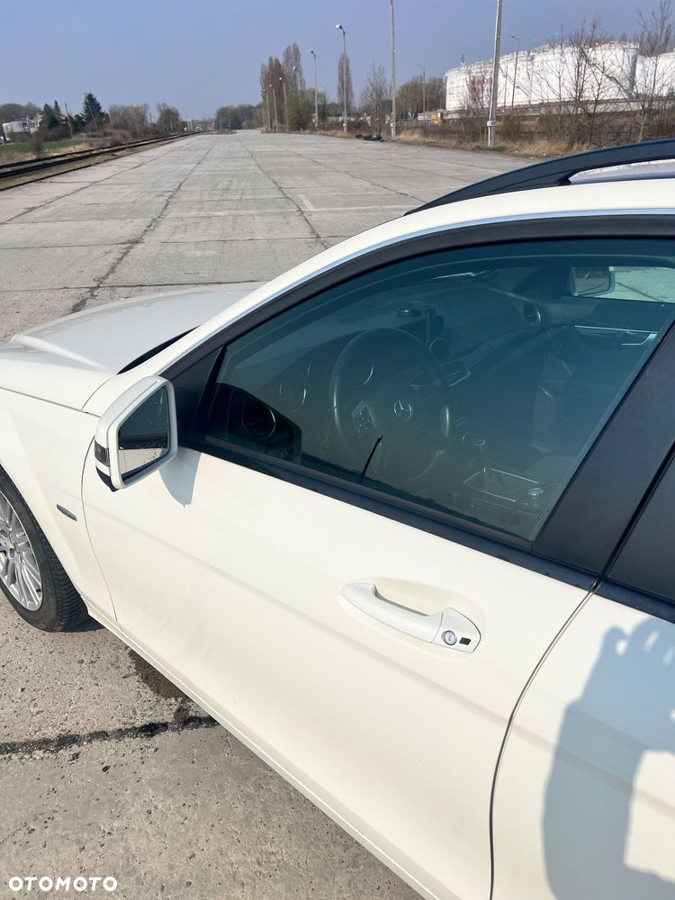 Mercedes-Benz Klasa C 200 CGI BlueEff Elegance - 6