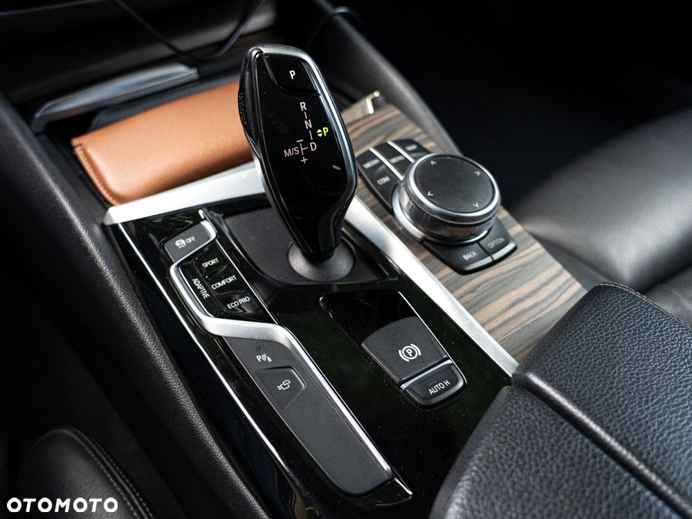 BMW Seria 5 530d xDrive Sport Line - 37