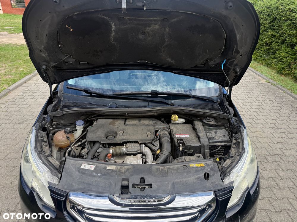 Peugeot 2008 1.6 e-HDi Allure S&S - 27