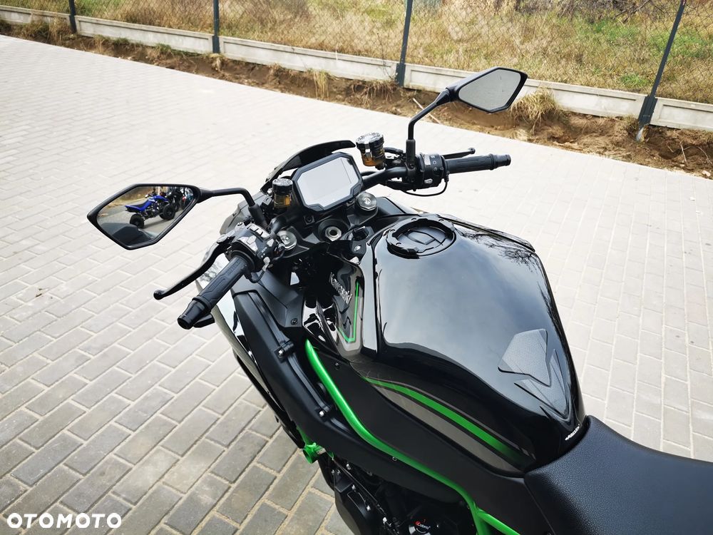 Kawasaki H2 - 20