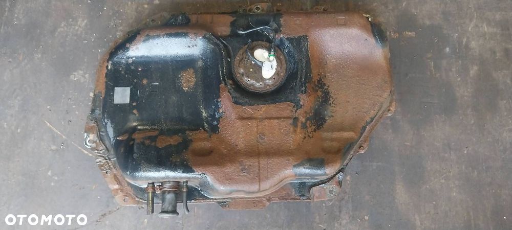BAK ZBIORNIK PALIWA + POMPKA METALOWY MAZDA PREMACY I 2.0 16V - 1