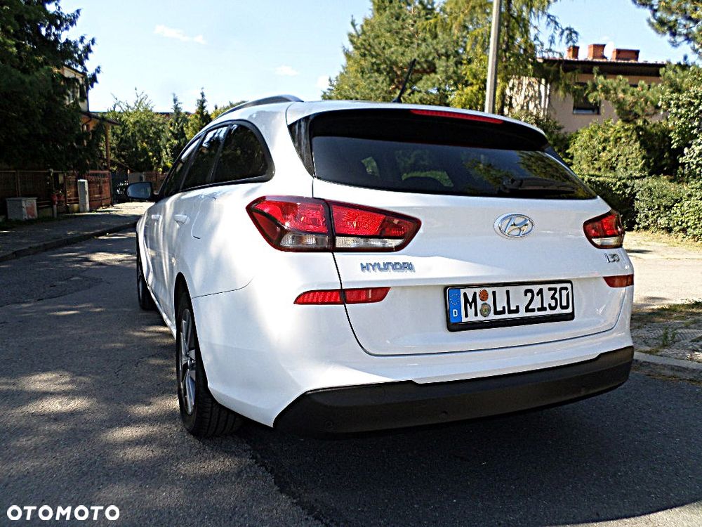 Hyundai i30 blue Kombi 1.4 Style - 30