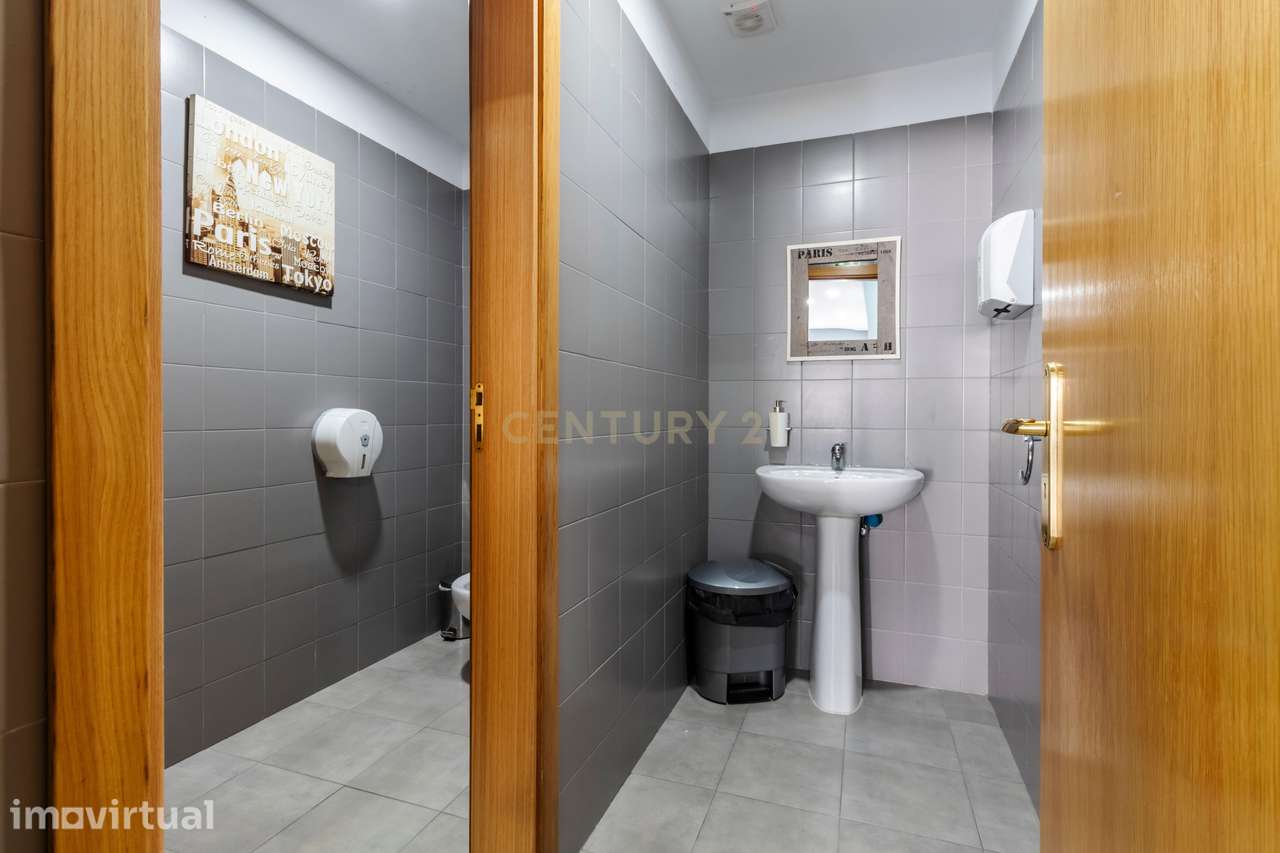 Loja com 90 m² na Quinta do Bom Retiro, Sobreda - Grande imagem: 3/30