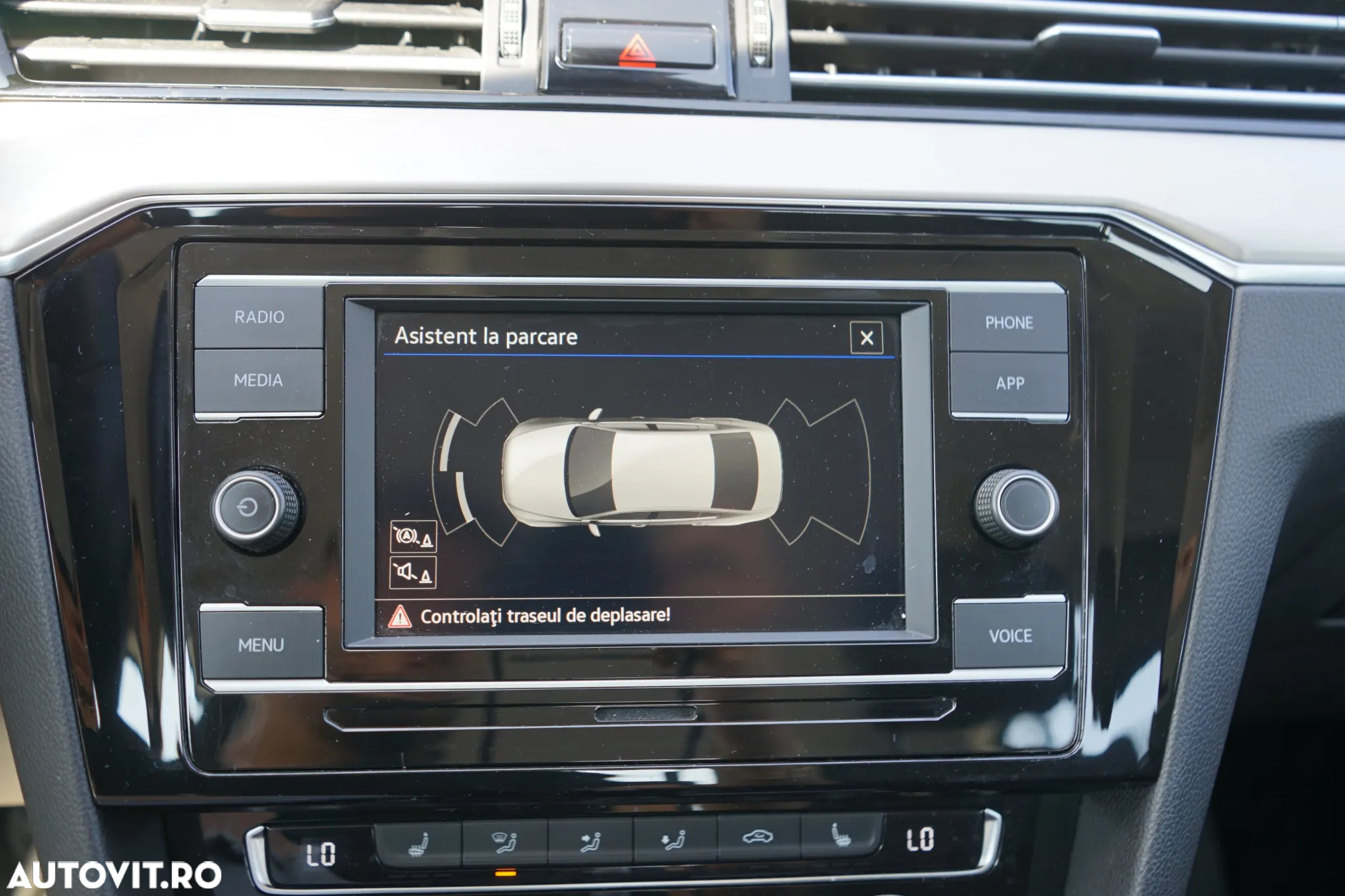 Volkswagen Passat - 22