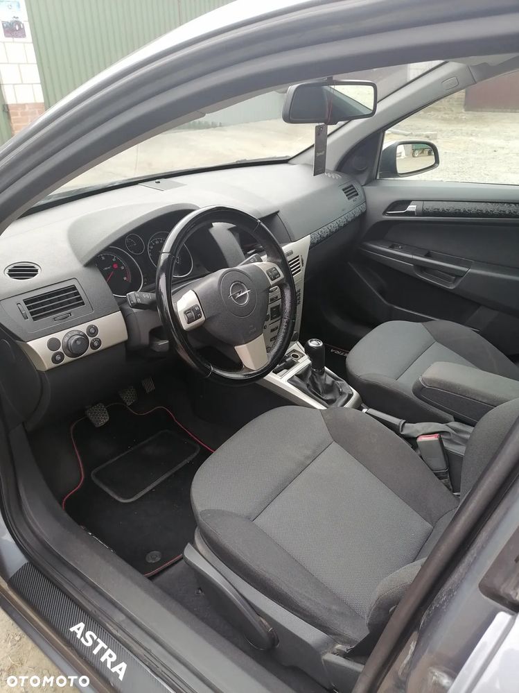 Opel Astra 1.9 CDTI Elegance - 11