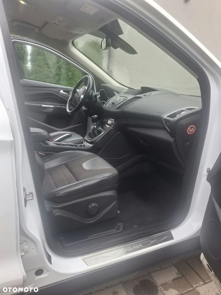 Ford Kuga 2.0 TDCi 2x4 Titanium - 9