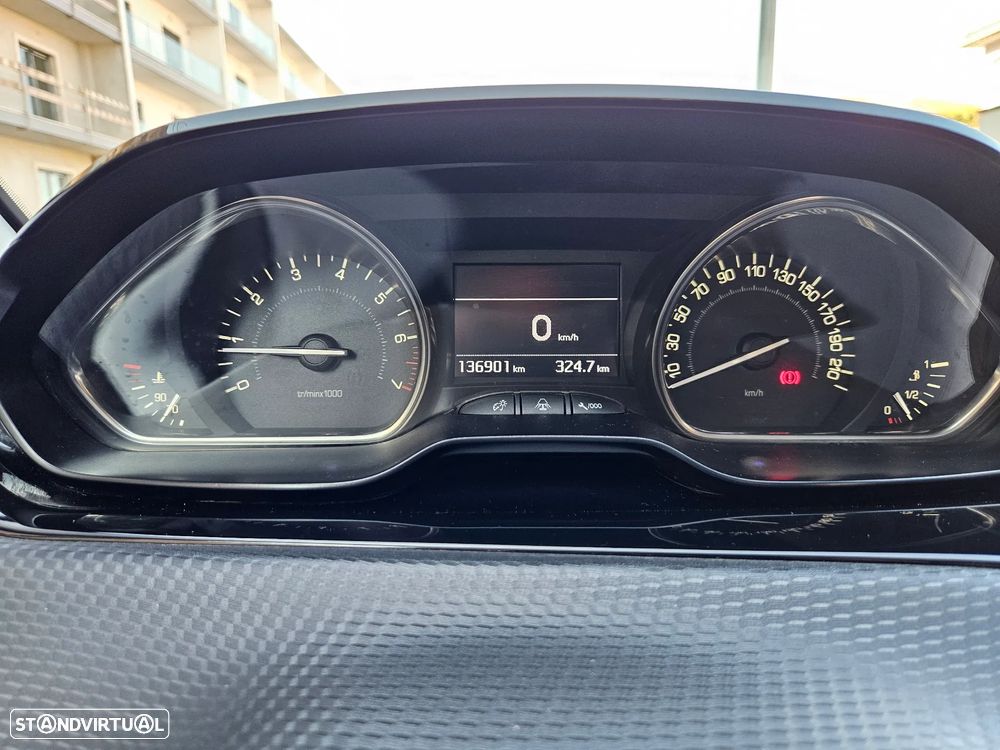 Peugeot 2008 1.2 PureTech Allure - 13
