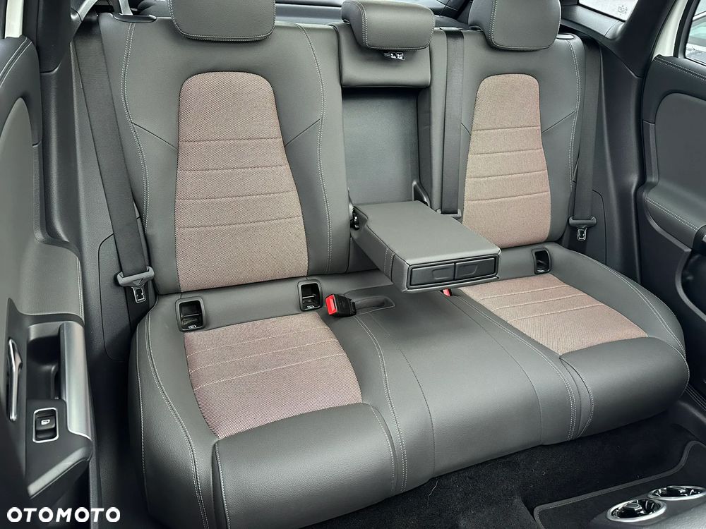 Mercedes-Benz EQA 250 66.5kWh Electric Art - 14