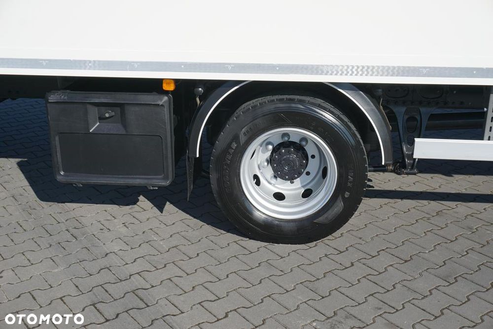 MAN TGM / 12.250 / EURO 6 / KONTENER + WINDA / 20 PALET / DŁ. 8 M - 26