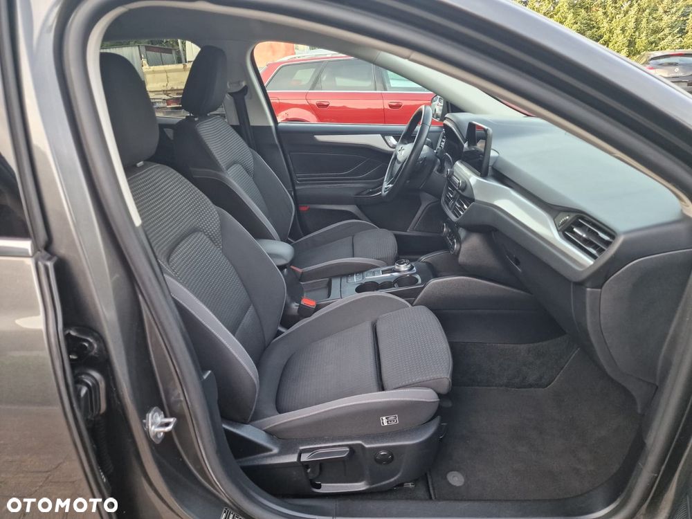 Ford Focus 1.5 EcoBlue Start-Stopp-System COOL&CONNECT - 17
