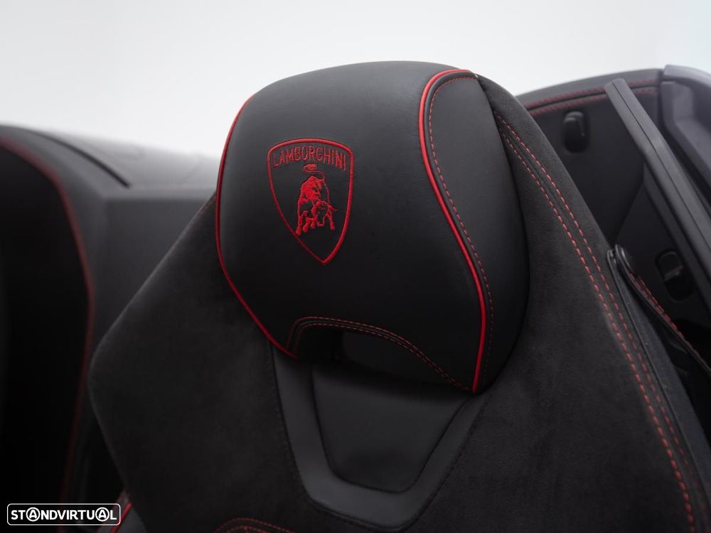 Lamborghini Huracán EVO - 12