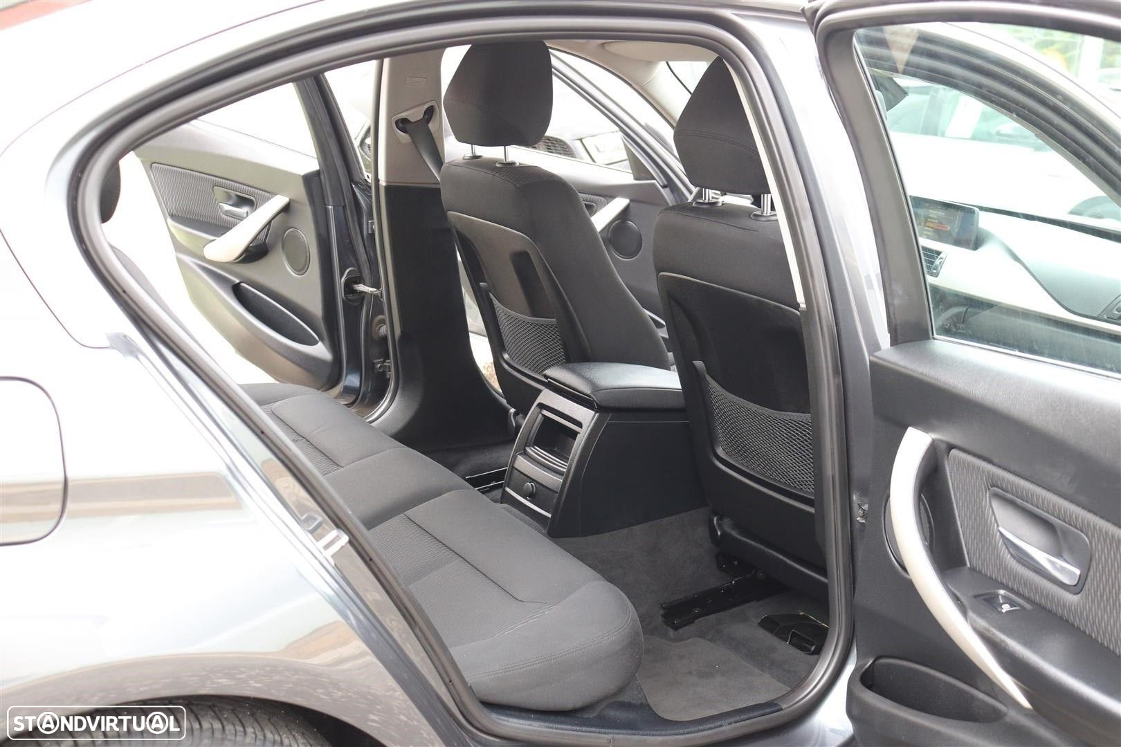 BMW 318 d Advantage - 21
