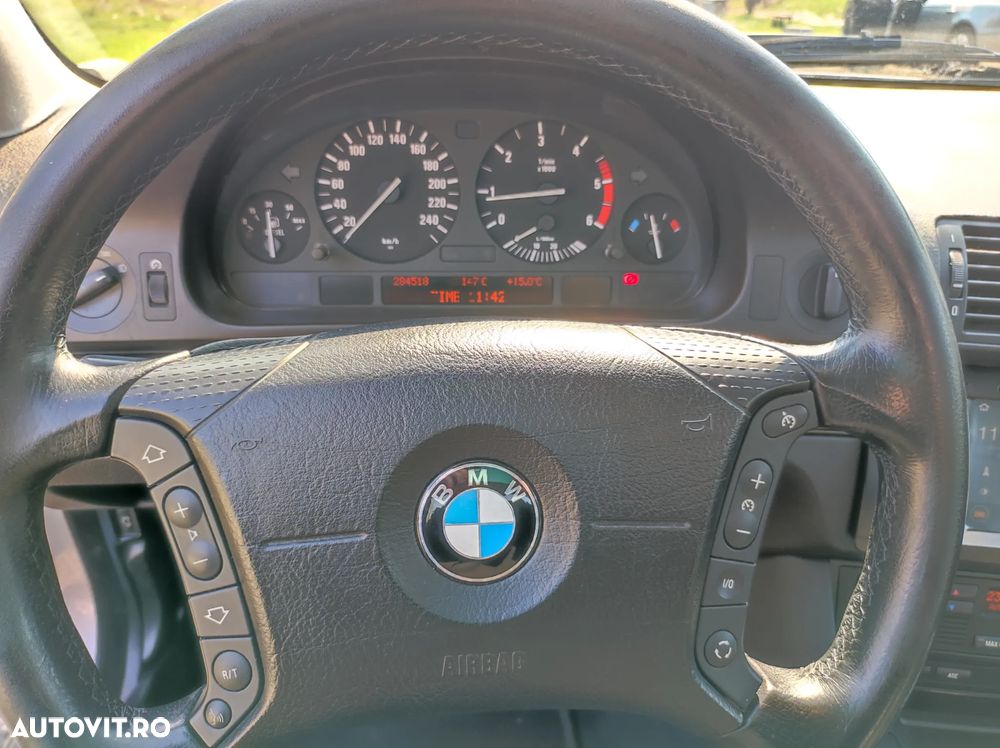 BMW Seria 5 520d - 8