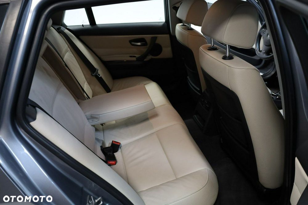 BMW Seria 3 - 18