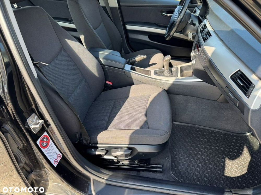 BMW Seria 3 318d DPF Edition Lifestyle - 18