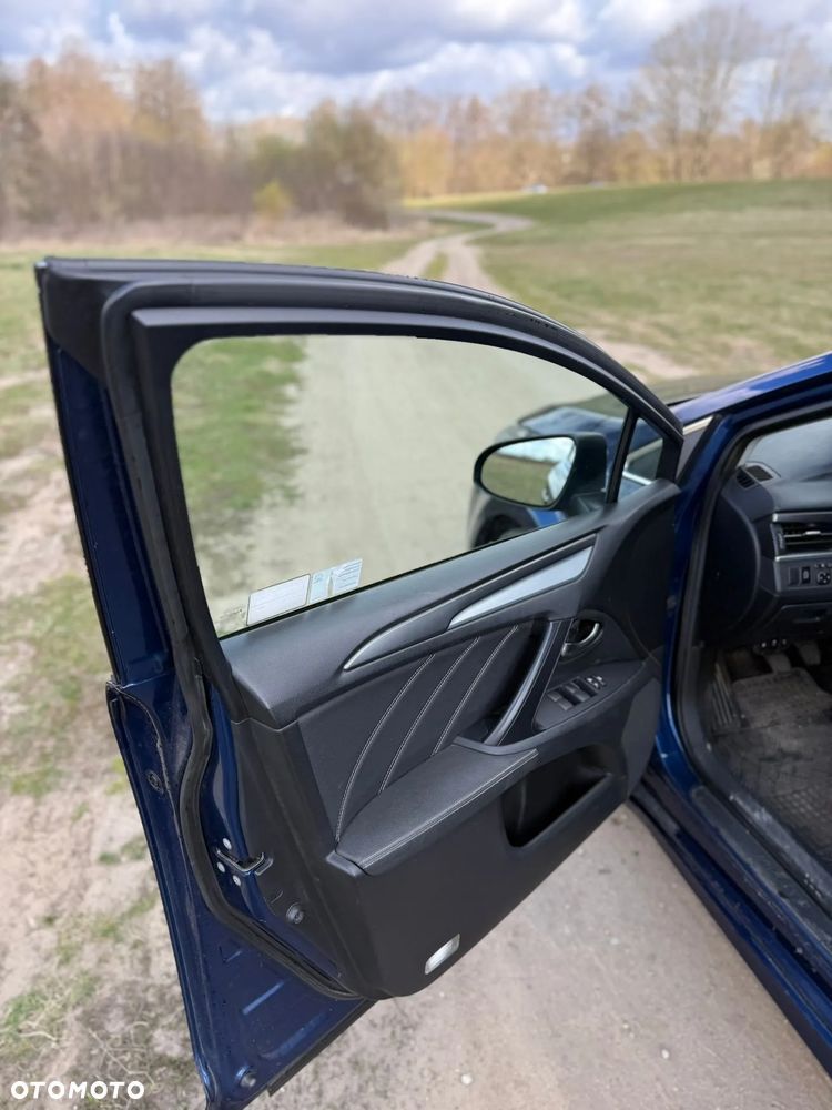 Toyota Avensis 2.0 D-4D Premium - 3