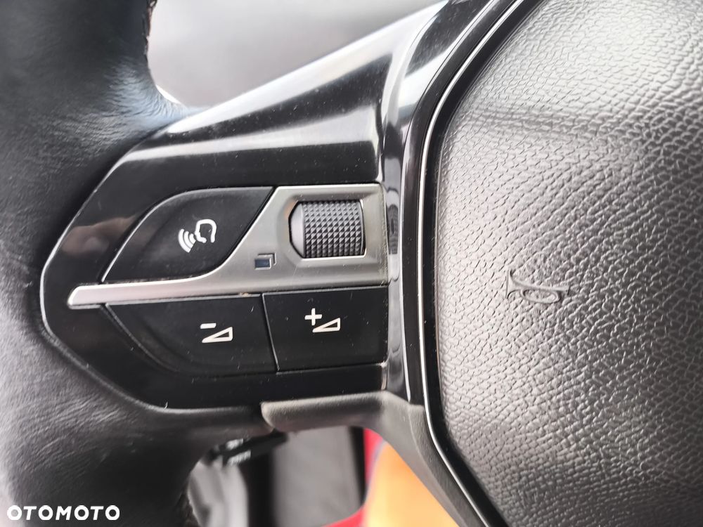 Peugeot 3008 1.6 BlueHDi Active S&S - 32