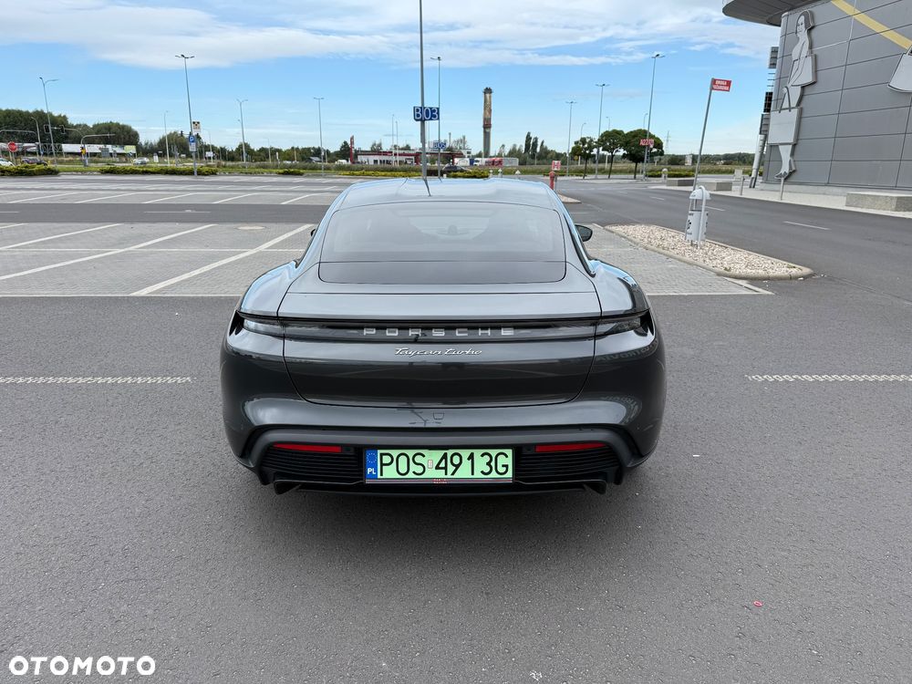 Porsche Taycan Turbo - 20