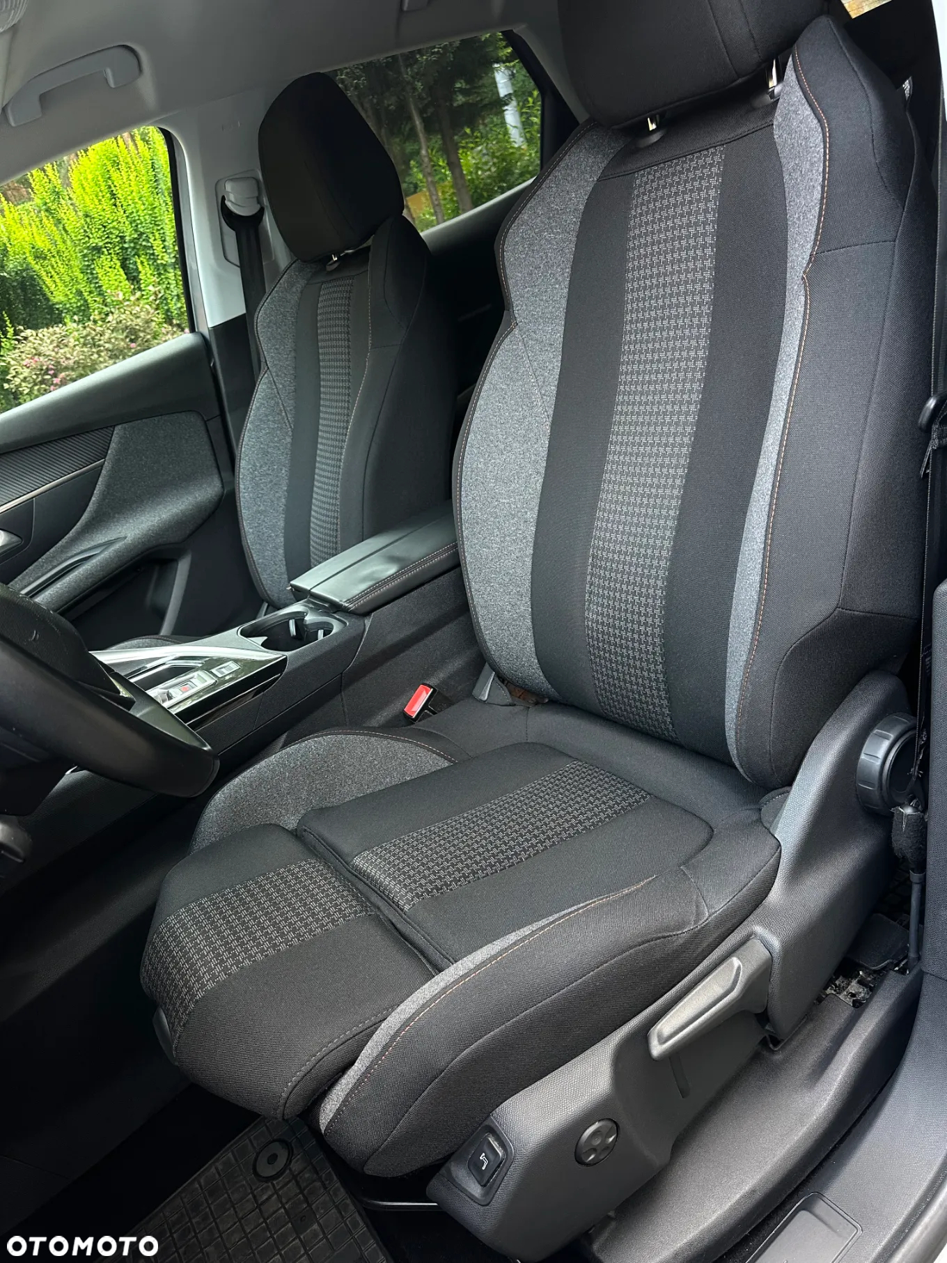 Peugeot 3008 1.6 THP Active S&S EAT6 - 12