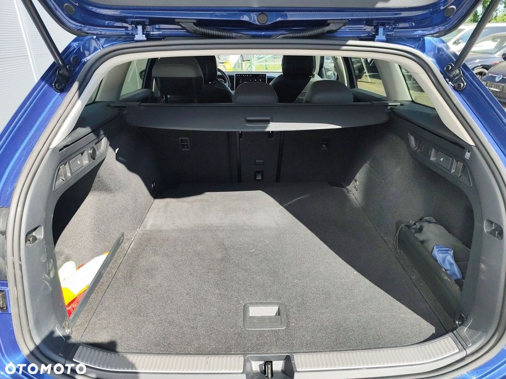 Volkswagen Passat - 34