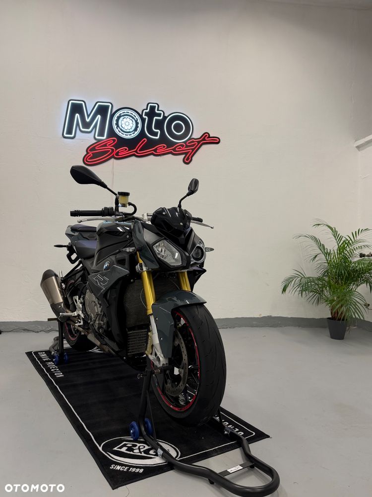 BMW S - 2
