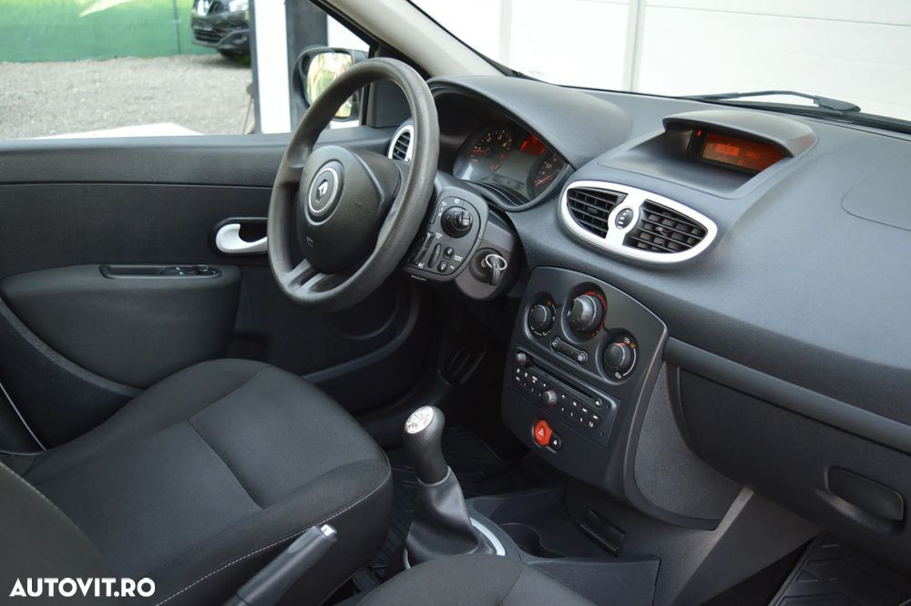 Renault Clio III 1.5 dCi Yahoo - 30