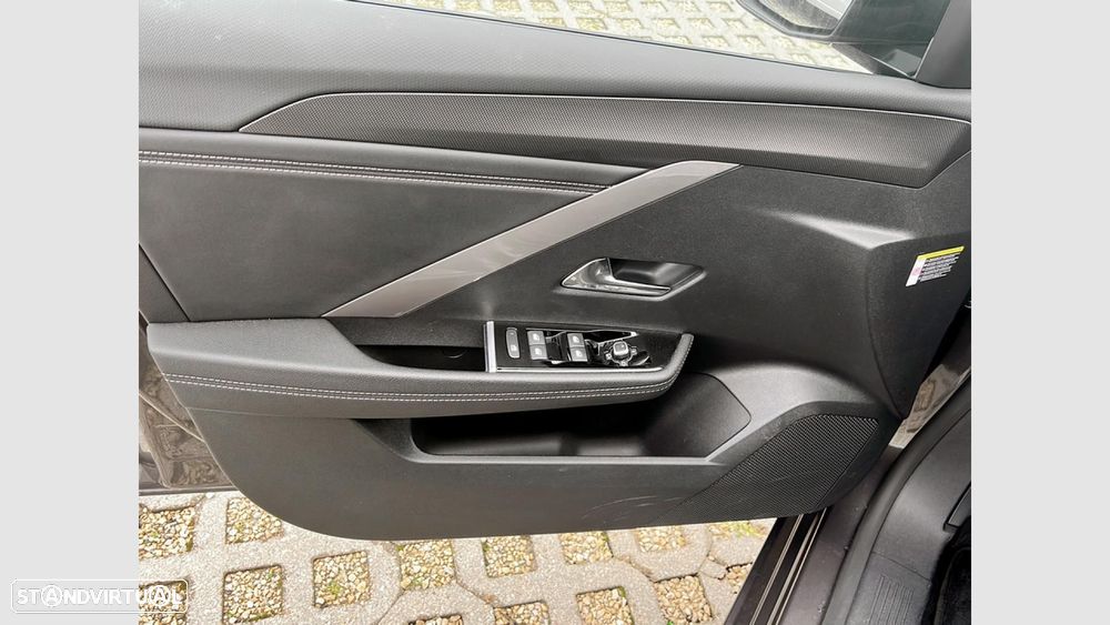 Opel Astra Sports Tourer - 11