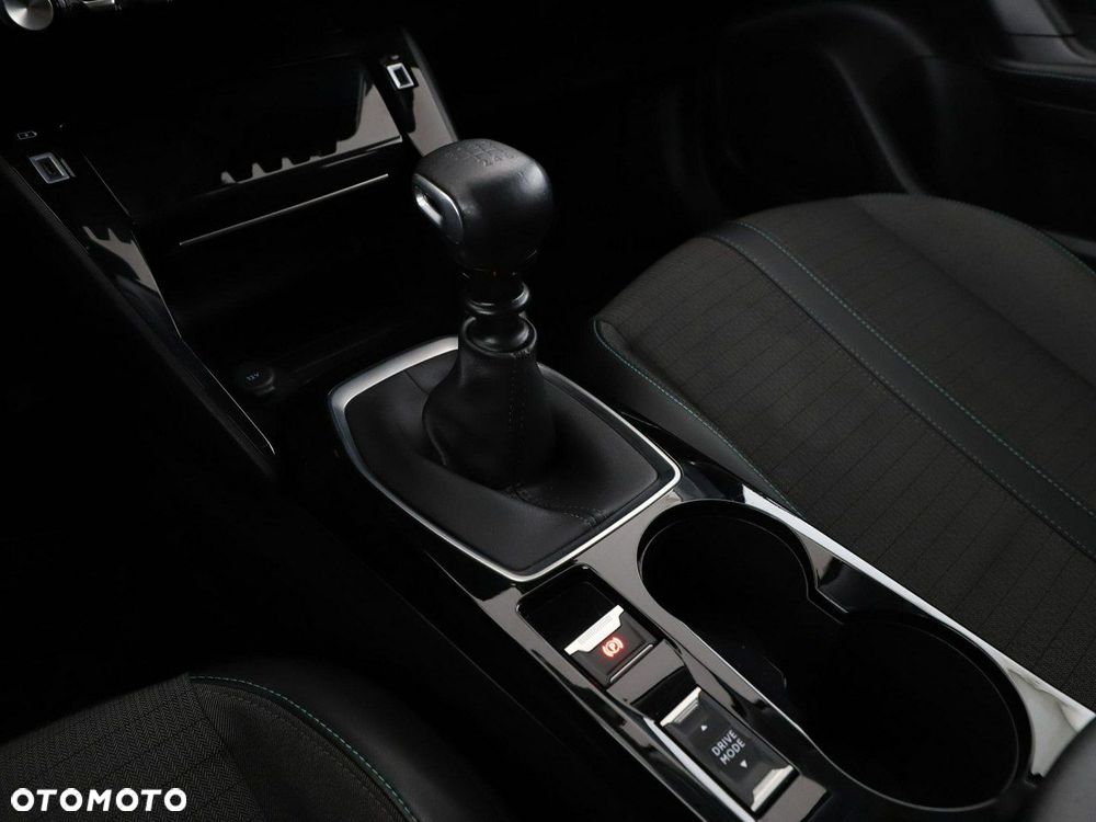 Peugeot 2008 1.5 BlueHDi Allure S&S - 30