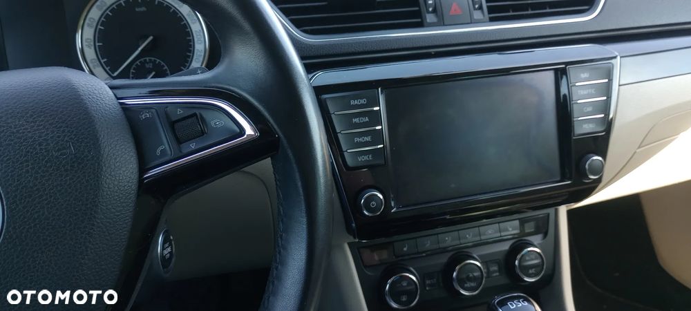 Skoda Superb 2.0 TSI L&K DSG - 25