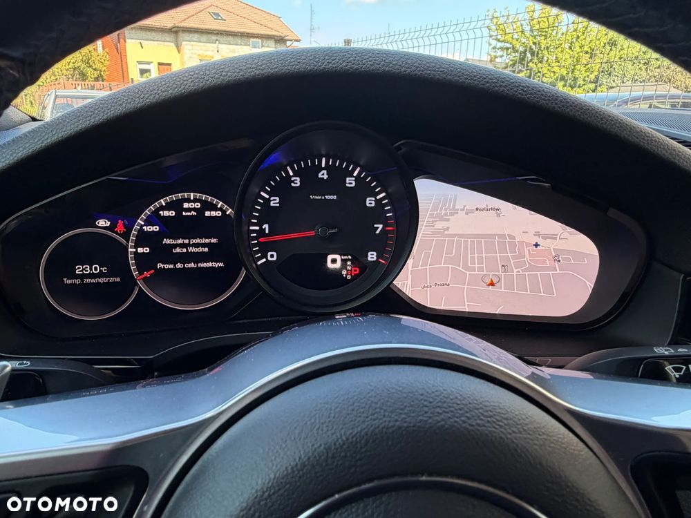 Porsche Cayenne Standard - 27