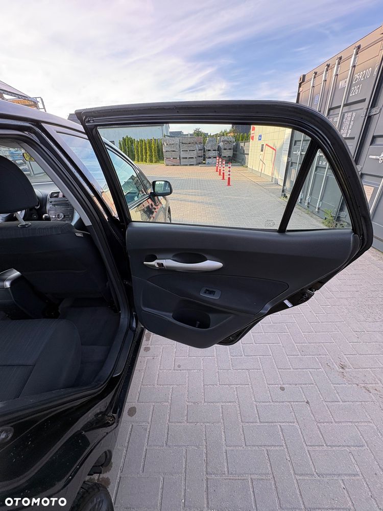Toyota Auris 1.4 VVT-i - 19