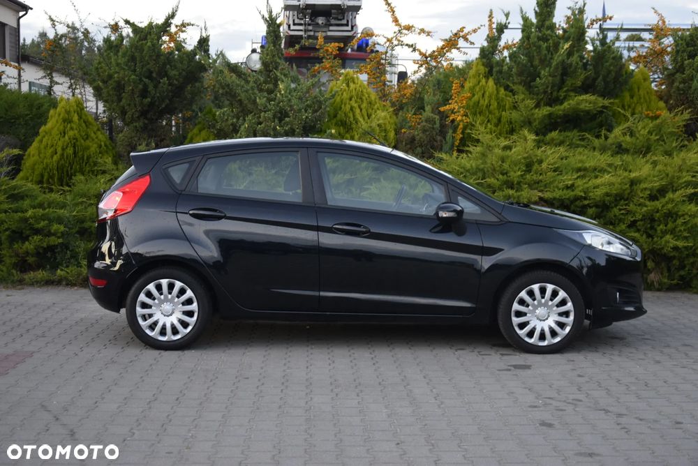 Ford Fiesta 1.25 Ambiente - 24