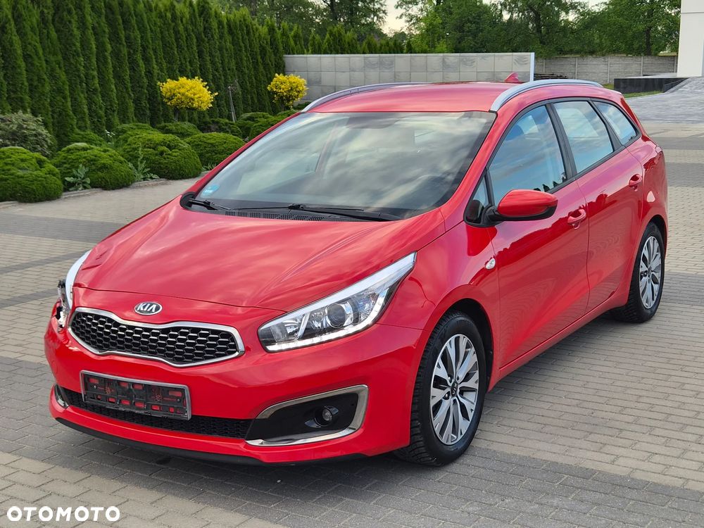 Kia Ceed 1.6 GDI Dream Team Edition - 3