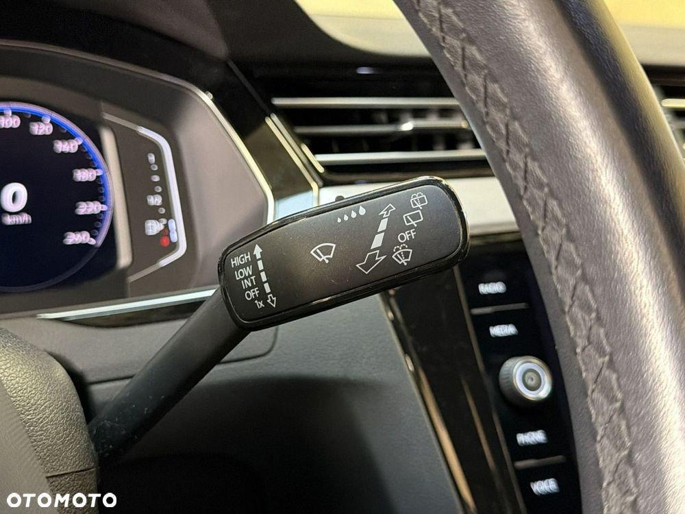Volkswagen Passat - 18