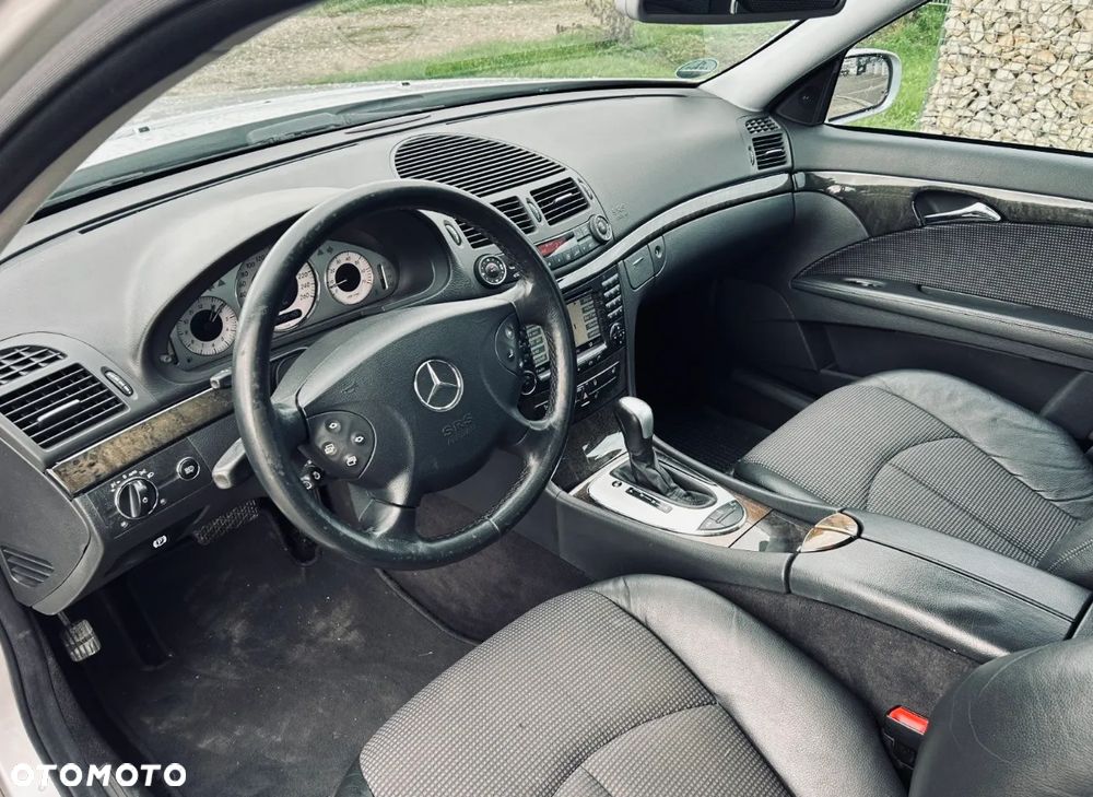 Mercedes-Benz Klasa E 500 Avantgarde - 26
