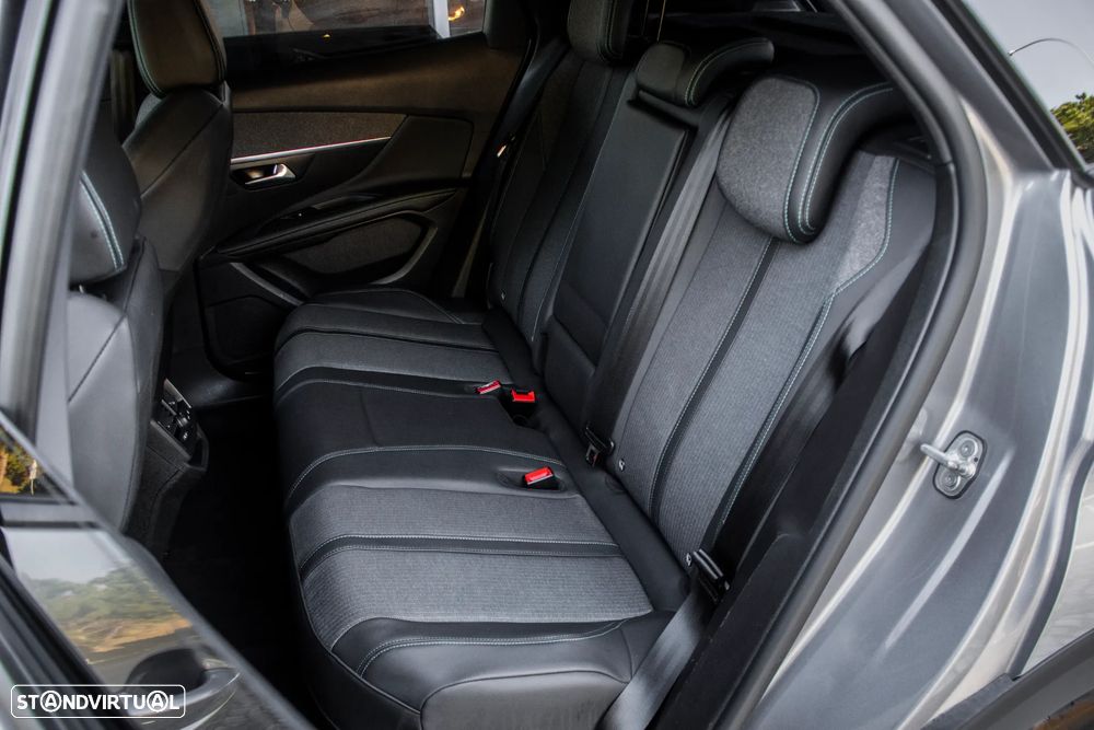 Peugeot 3008 225 e-EAT8 Allure Pack - 27