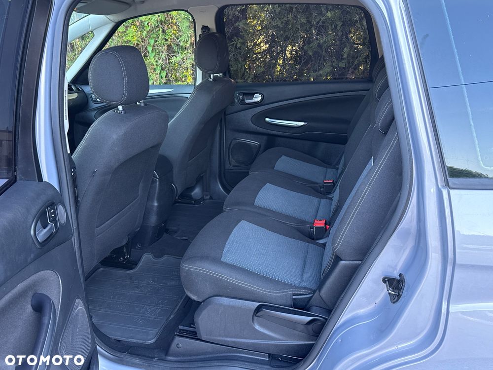 Ford S-Max - 9