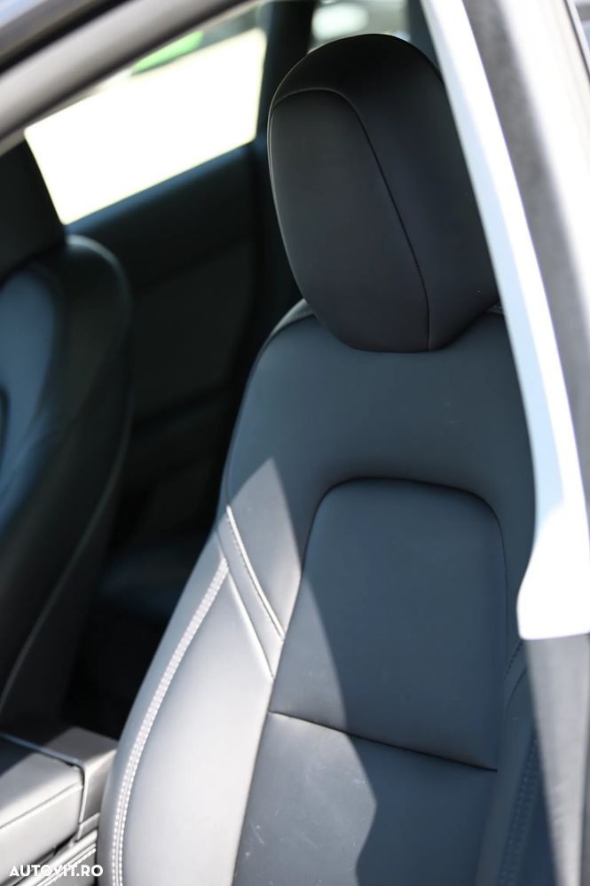Tesla Model 3 - 14