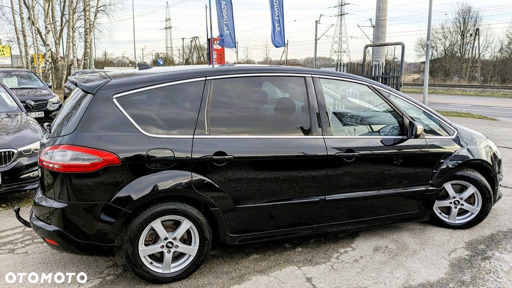 Ford S-Max - 11