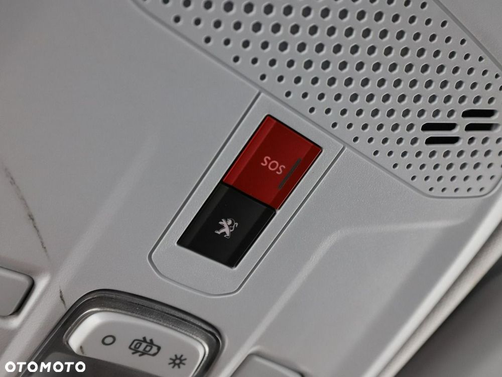 Peugeot 2008 PureTech 100 Allure S&S BVM6 - 37
