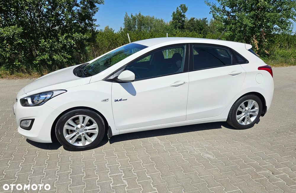 Hyundai i30 blue 1.6 CRDi Style - 24