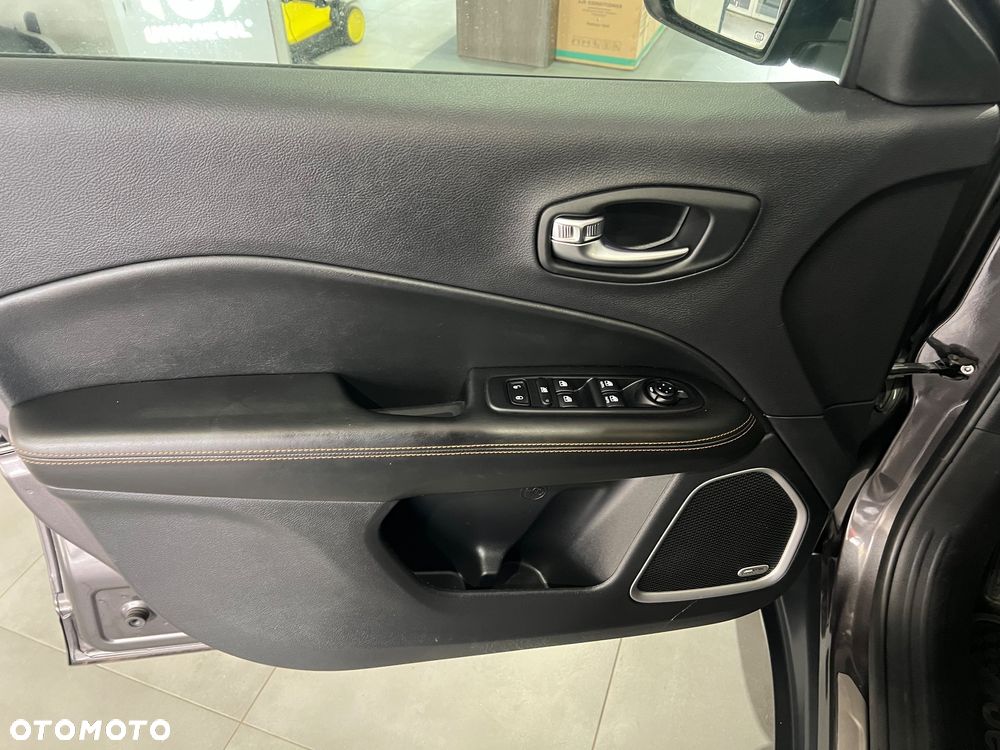 Jeep Compass 1.4 TMair Sport FWD S&S - 17
