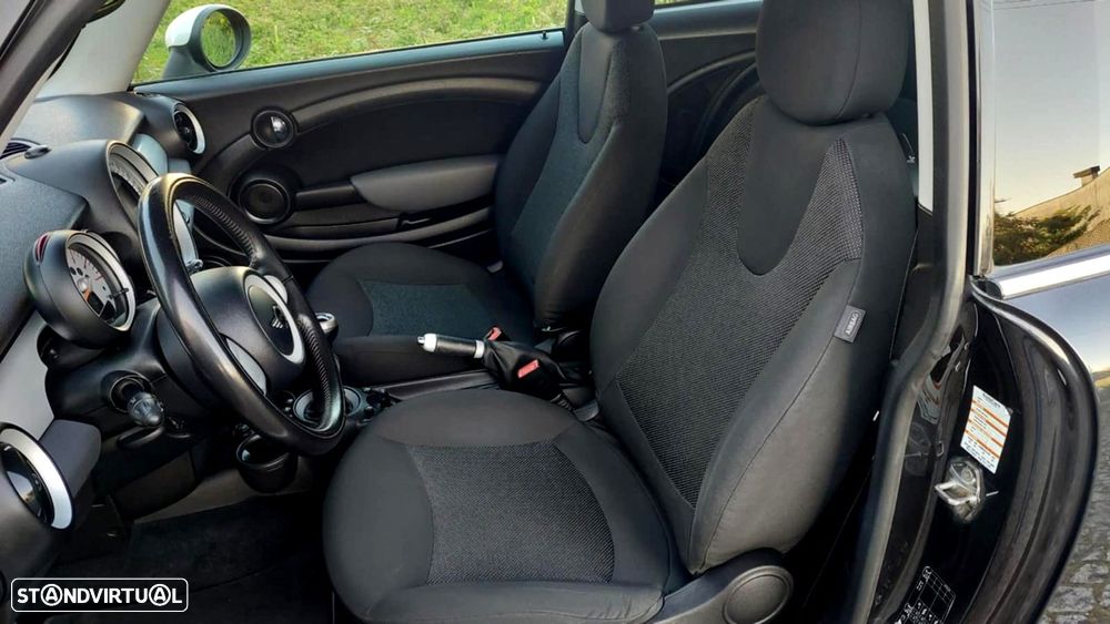 MINI 3 Portas Cooper D - 8