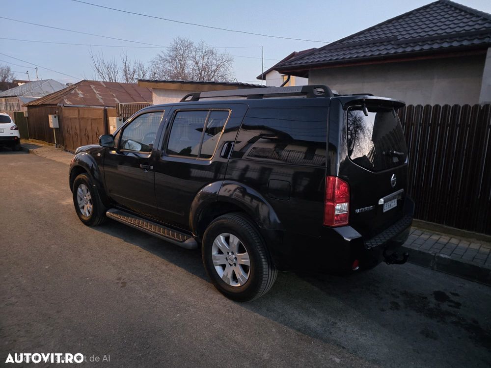 Nissan Pathfinder - 4